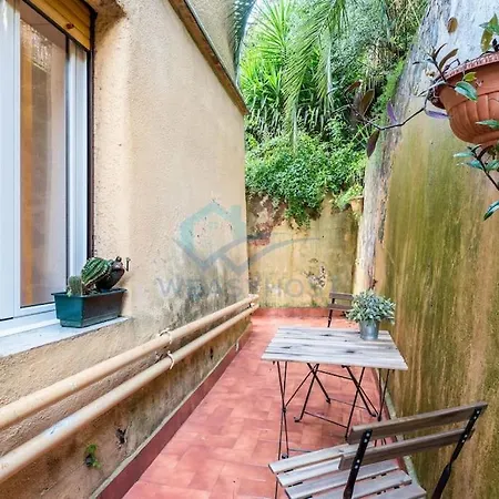 Tiny Secret Garden In Trionfale *